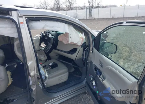 2015 Toyota Sienna Xle 8 Passenger from USA, damaged, VIN 5TDYK3DC4FS639037